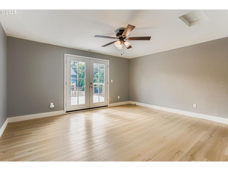 Bedroom, Primary