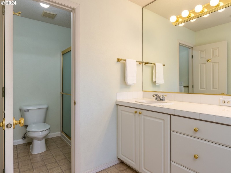 Bathroom, Attached