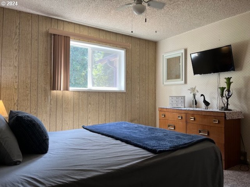 Bedroom, Primary
