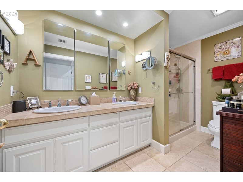 Owner's Suite Bathroom