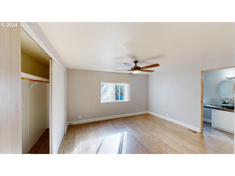Bedroom, Primary