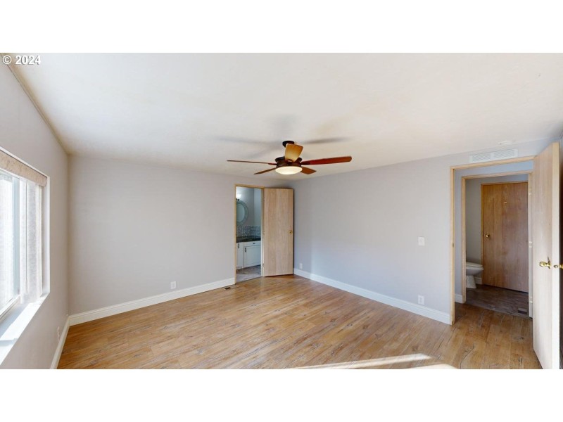 Bedroom, Primary