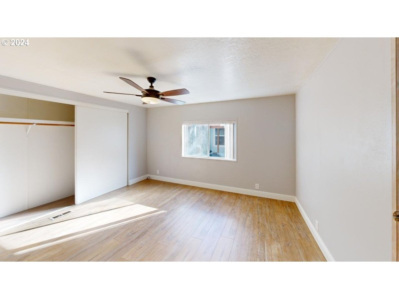 Bedroom, Primary