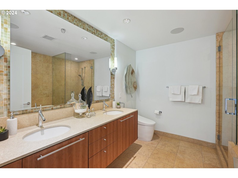 Owner's Suite Bathroom