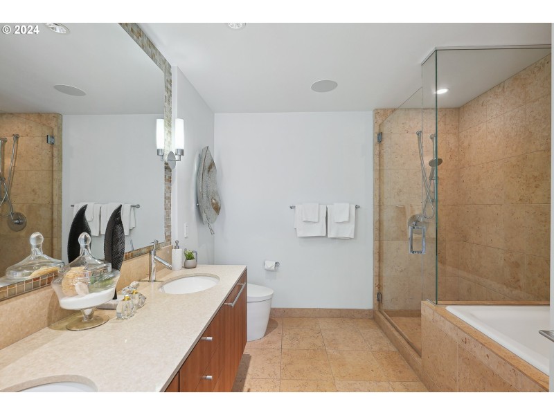 Owner's Suite Bathroom