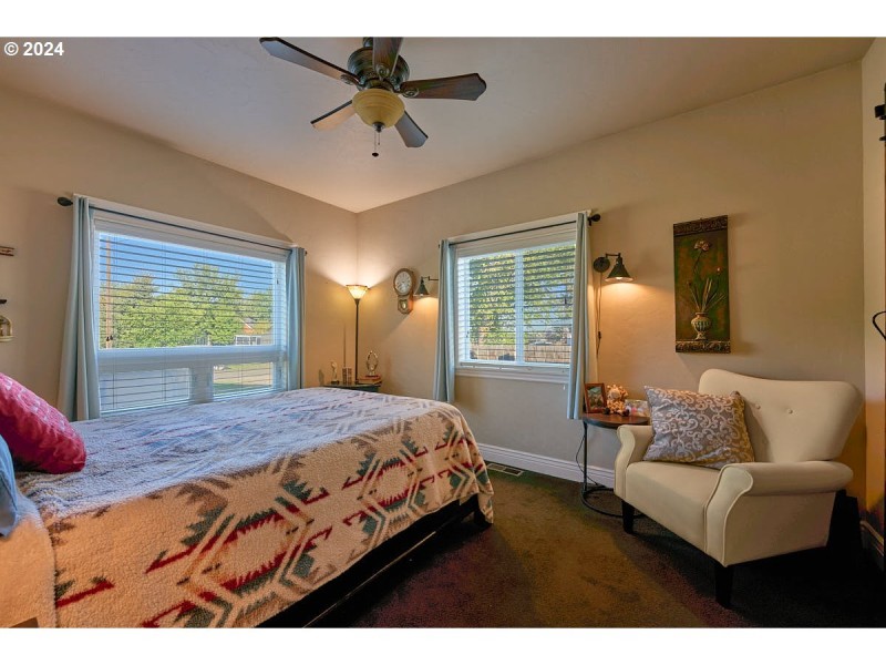 Bedroom, Primary