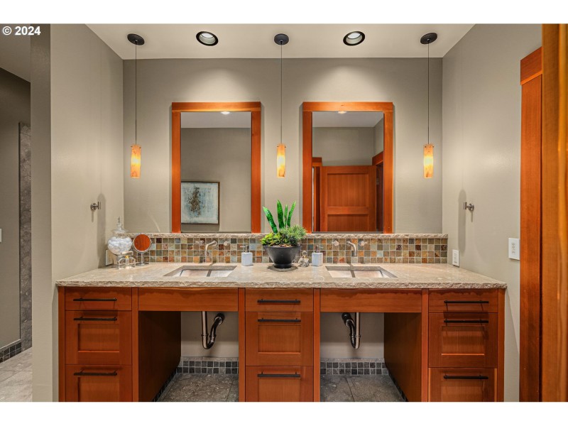 Bathroom, Attached
