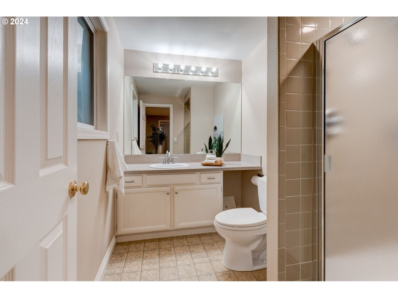 Owner's Suite Bathroom