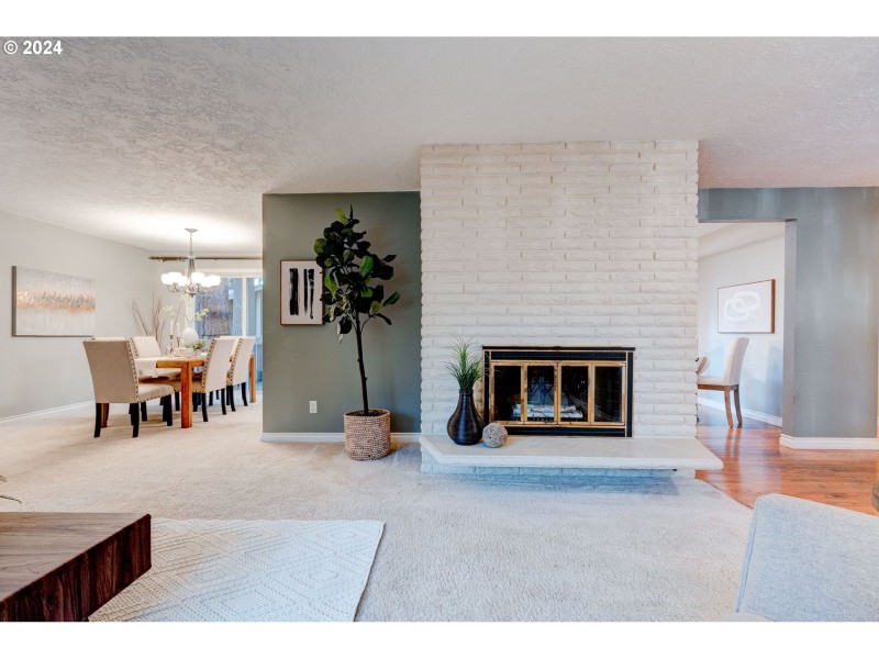 Living Room/Dining Room