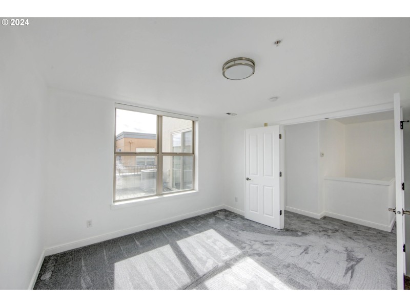 Bedroom, Primary