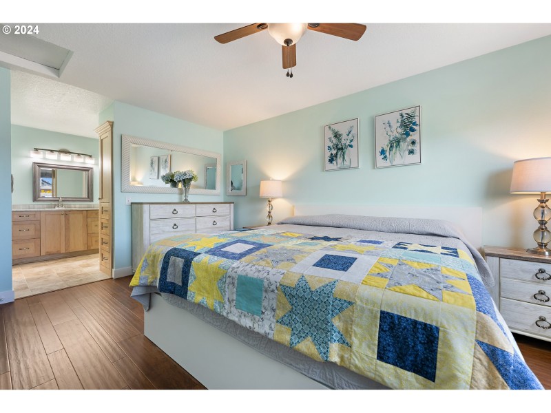 Bedroom, Primary