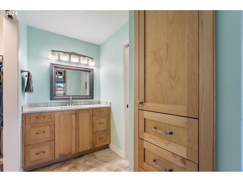 Bedroom, Owner's Suite