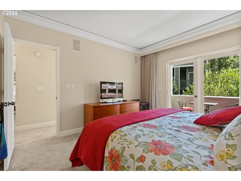 Bedroom, Primary