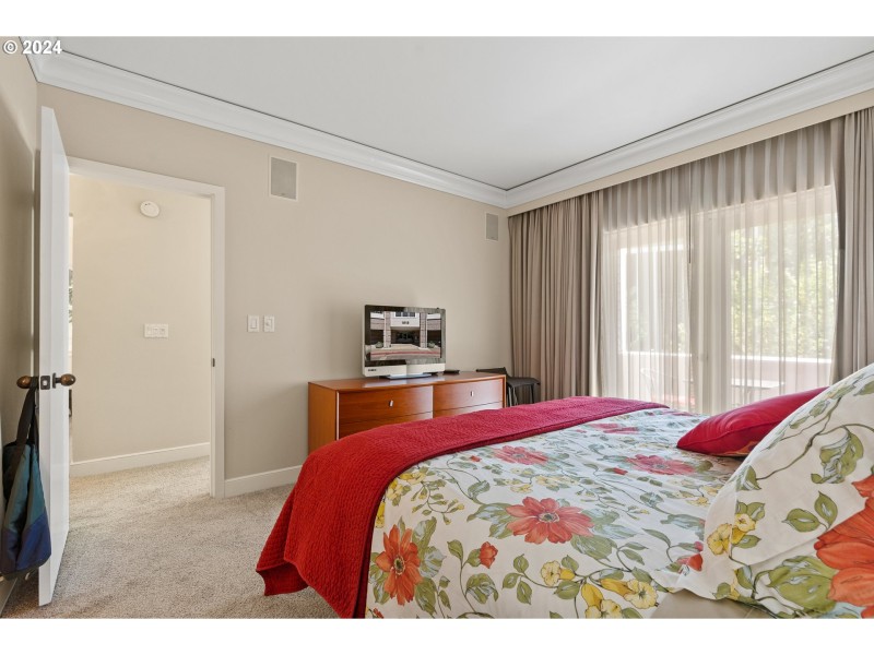 Bedroom, Primary