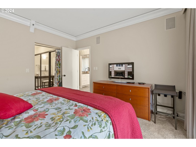 Bedroom, Primary