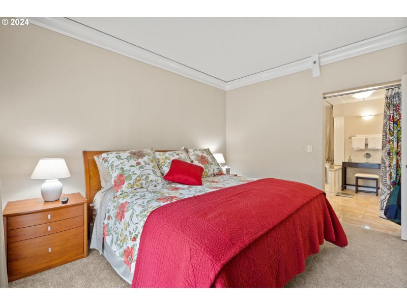 Bedroom, Primary