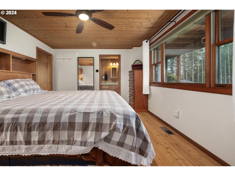 Bedroom, Owner's Suite