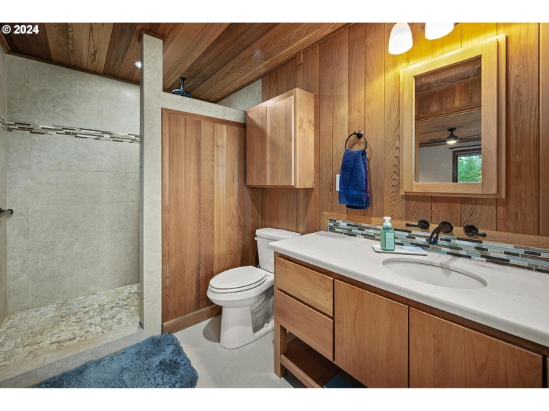 Bathroom, Attached