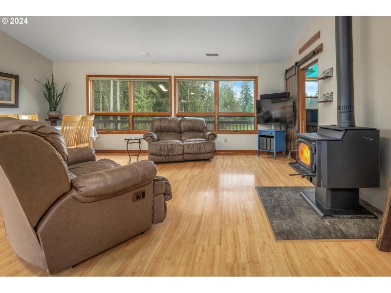 Living Room/Dining Room