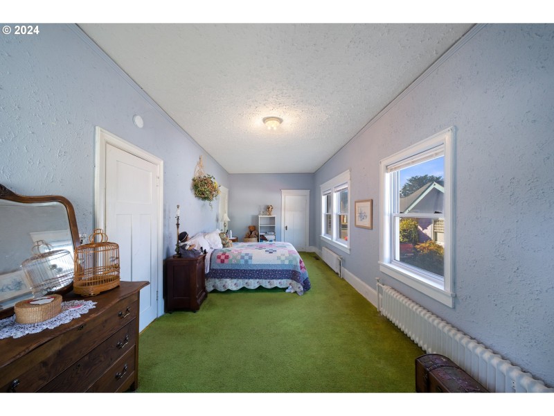 Bedroom, Primary