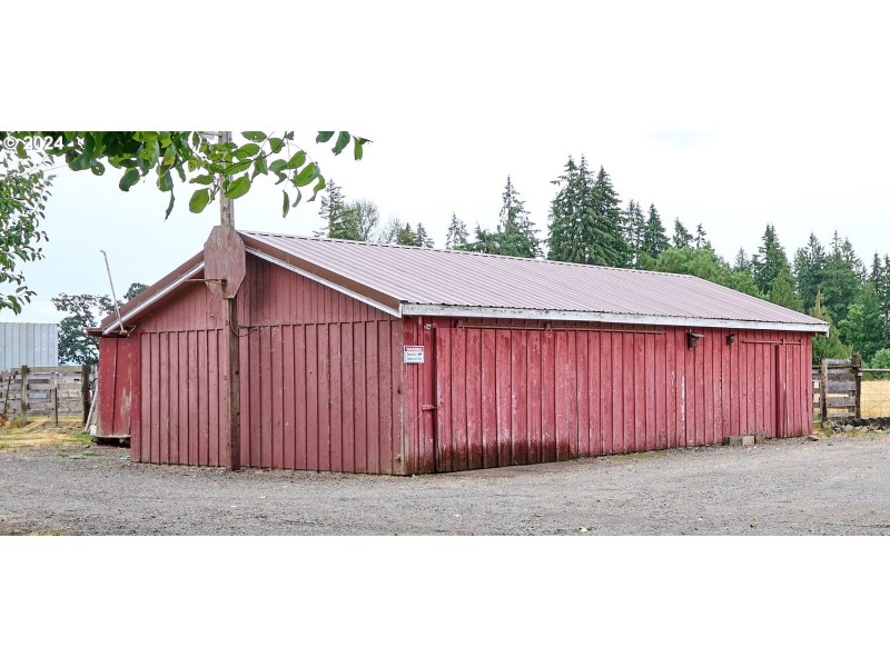 Barn