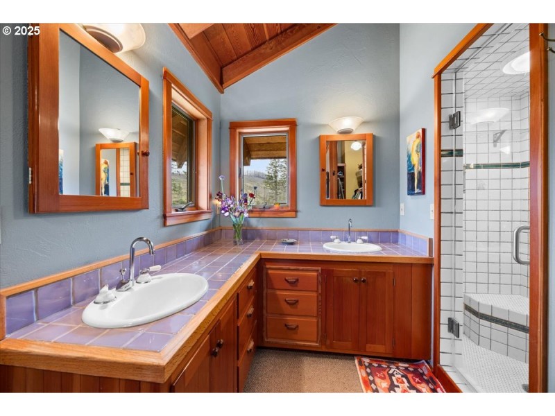 Bathroom, Attached