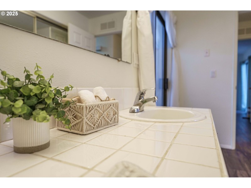 Bathroom, Attached