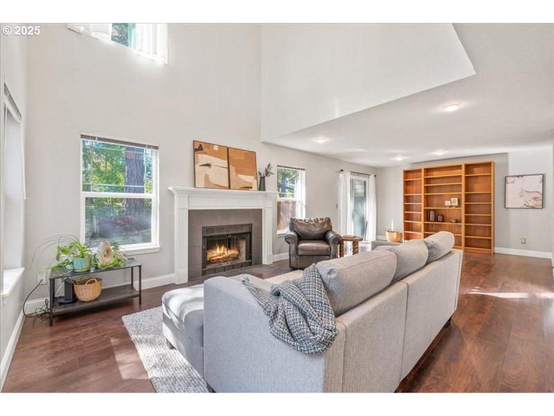 Living Room/Dining Room