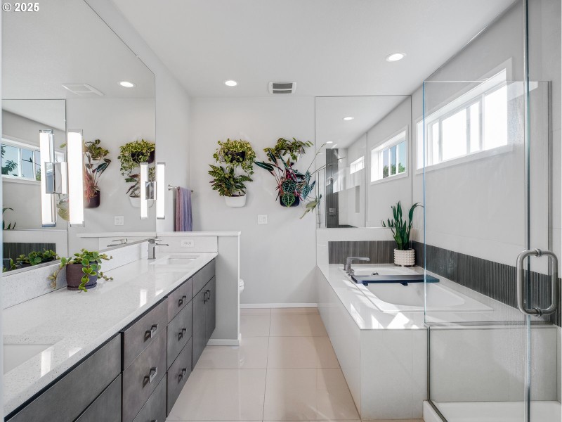 Bathroom, Attached