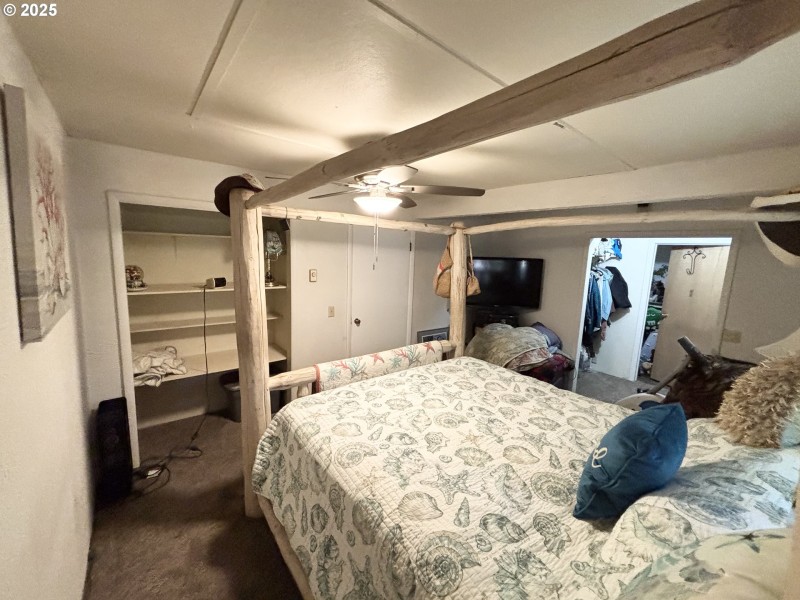 Bedroom, Primary