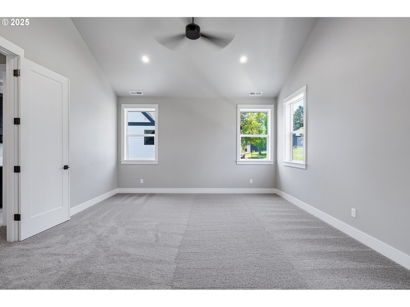 Bedroom, Primary