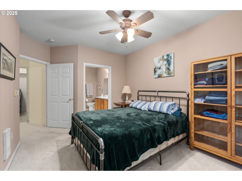Bedroom, Primary