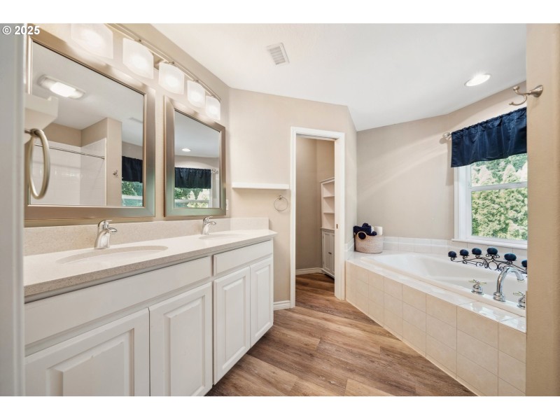Owner's Suite Bathroom