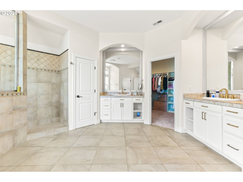 Owner's Suite Bathroom