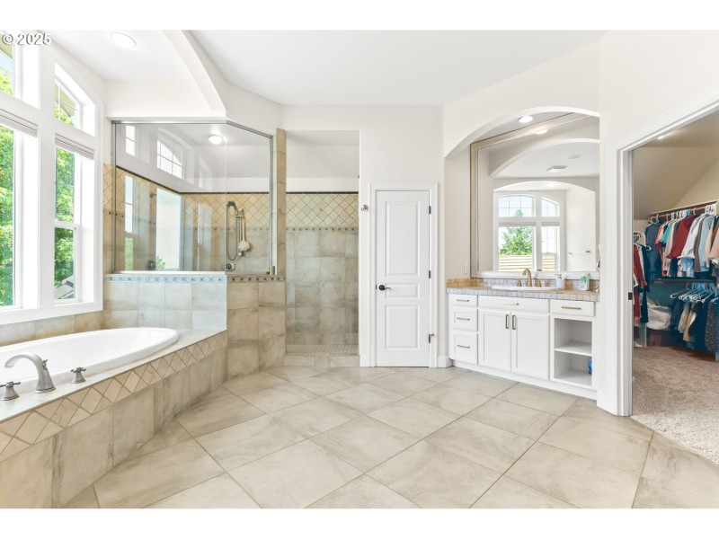 Owner's Suite Bathroom