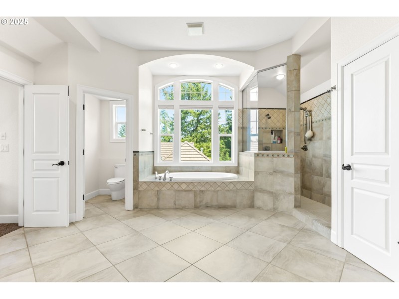 Owner's Suite Bathroom
