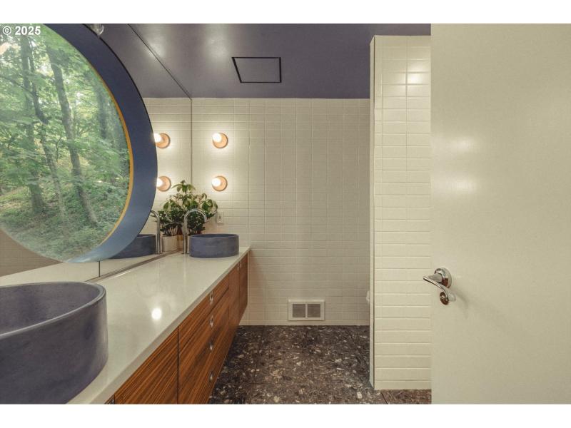 Owner's Suite Bathroom