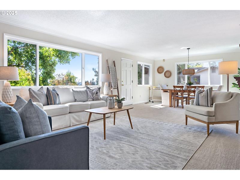 Living Room/Dining Room