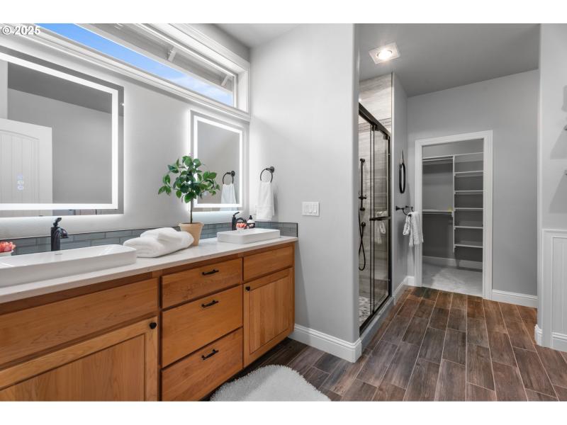 Bathroom, Attached