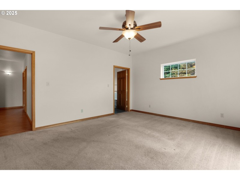 Bedroom, Primary