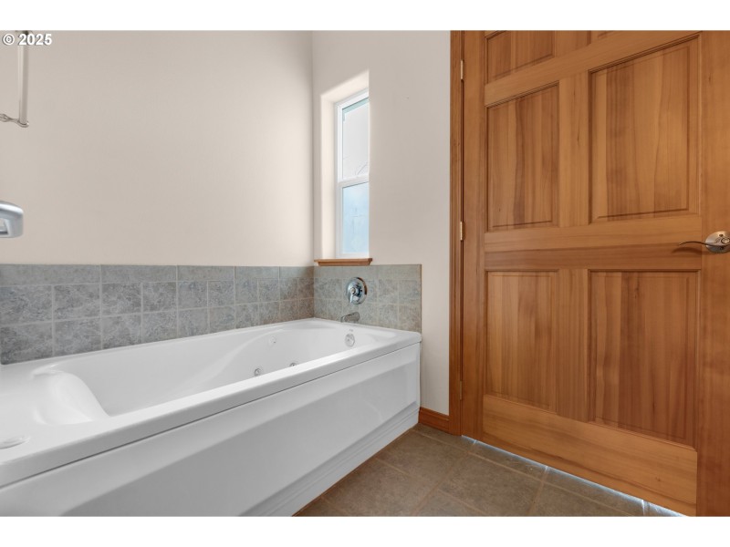 Bathroom, Attached