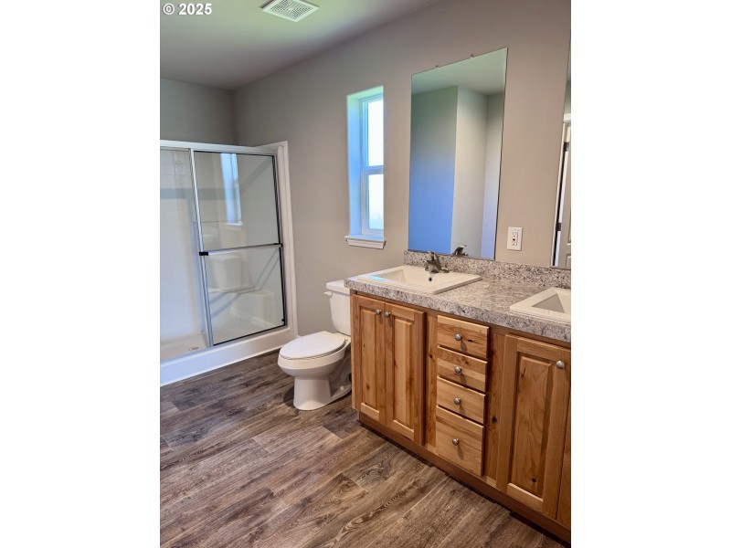 Bathroom, Attached