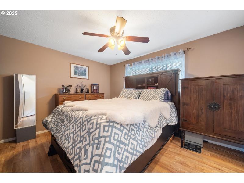 Bedroom, Primary