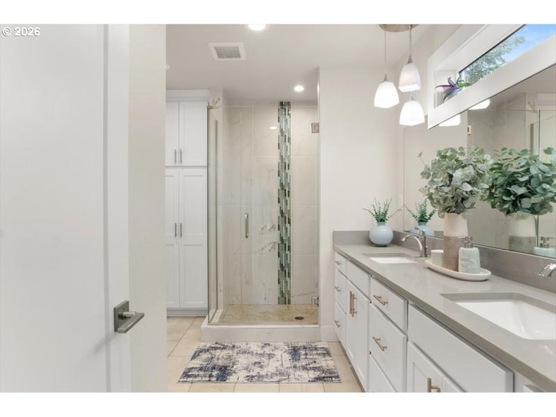 Owner's Suite Bathroom