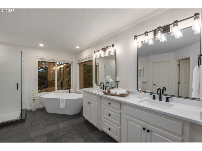 Owner's Suite Bathroom