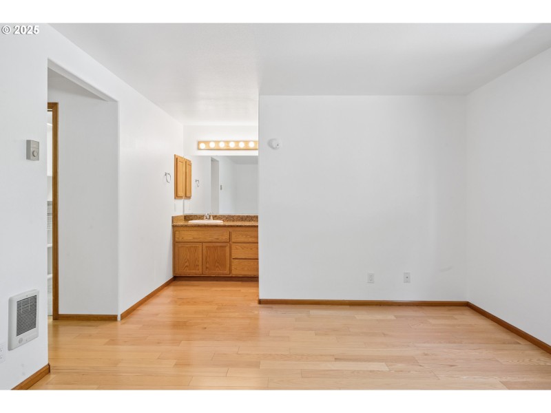 Bedroom, Primary
