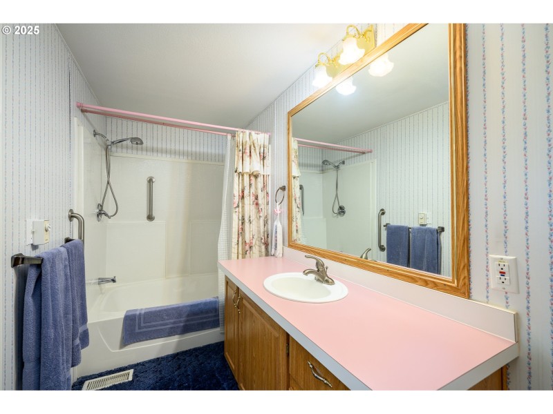 Owner's Suite Bathroom