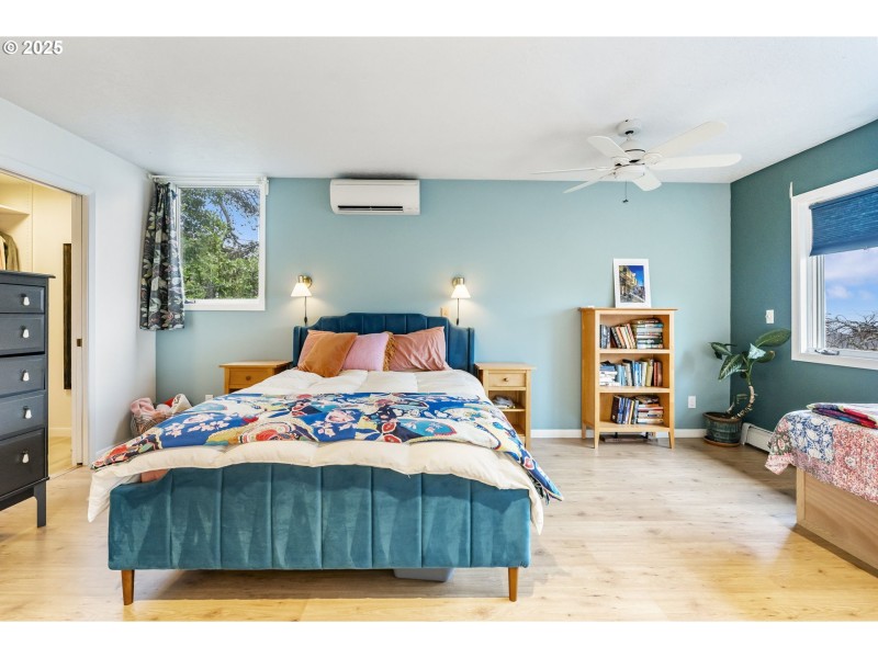 Bedroom, Primary