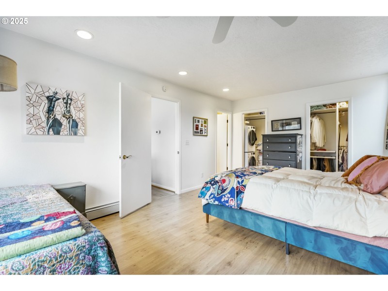 Bedroom, Primary