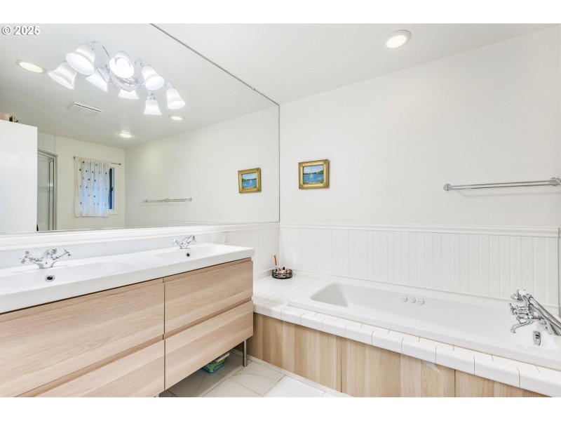 Bedroom, Primary